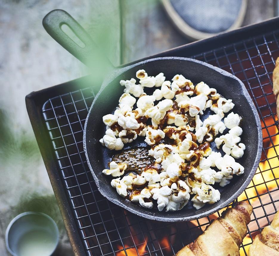 BBQ-popcorn met kaneel en gember